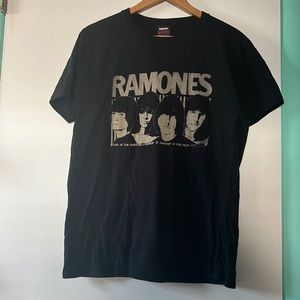 Ramones band t-shirt. Size large.